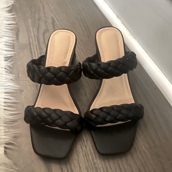 cushionaire Shoes - Onyx Braided Two Band Sandal
